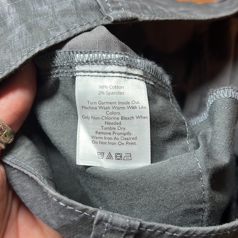 Eddie Bauer Women's Dark Smoke Mid Waisted Slightly Curvy Gray Shorts - Picture 16 of 16